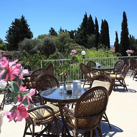 Summer Garden 3* 比特兹