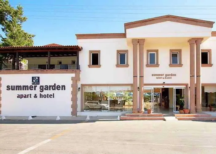 Lägenhetshotell Summer Garden 3*