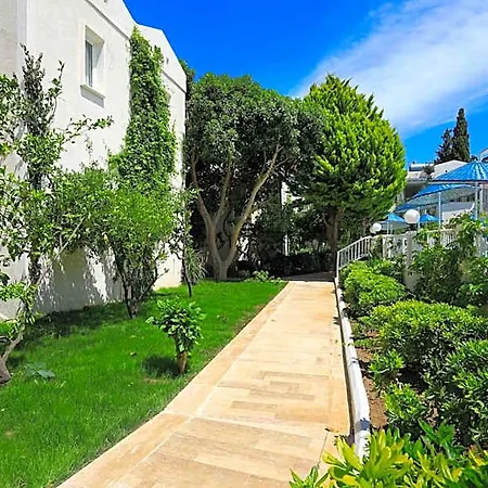 Apartahotel Summer Garden 3*