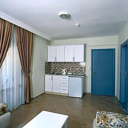 Apartahotel Summer Garden 3*