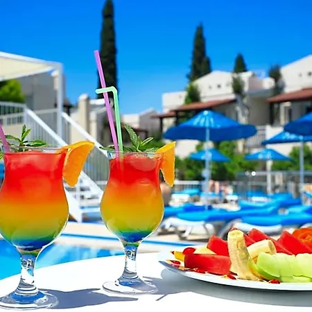 Summer Garden Apartahotel 3*