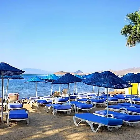 Apartahotel Summer Garden 3*