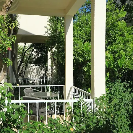 Summer Garden Aparthotel 3*