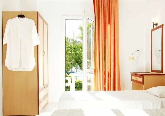 Summer Garden Aparthotel 3*